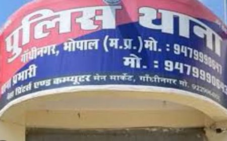 थाना गांधी नगर पुलिस ने आत्महत्या के लिए उकसाने के मामले मे फरार इनामी आरोपी को किया गिरफ्तारl*