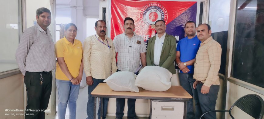 गांजा तस्करो को किया गिरफ्तार आरोपियो के पास से कुल 15 किलो 800 ग्राम गांजा व एक पल्सर मोटरसाइकिल को किया जप्त जिसकी कुल कीमत 3,25,000 हजार रुपयेहै