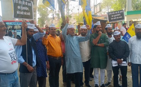 आज का दिन इतिहास में लोकतंत्र का काला दिन लिखा जायेगा।*